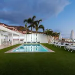 Valentina Ocean View Heated Pool Вілла Адехе