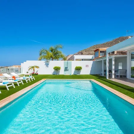 Valentina Ocean View Heated Pool Villa *