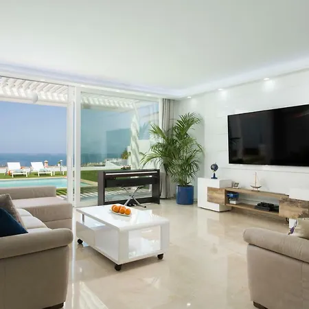 Valentina Ocean View Heated Pool فيلة