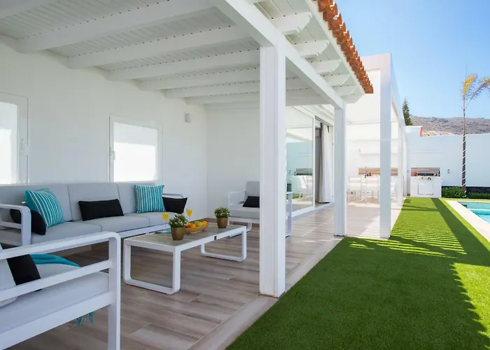 Valentina Ocean View Heated Pool Вілла Адехе